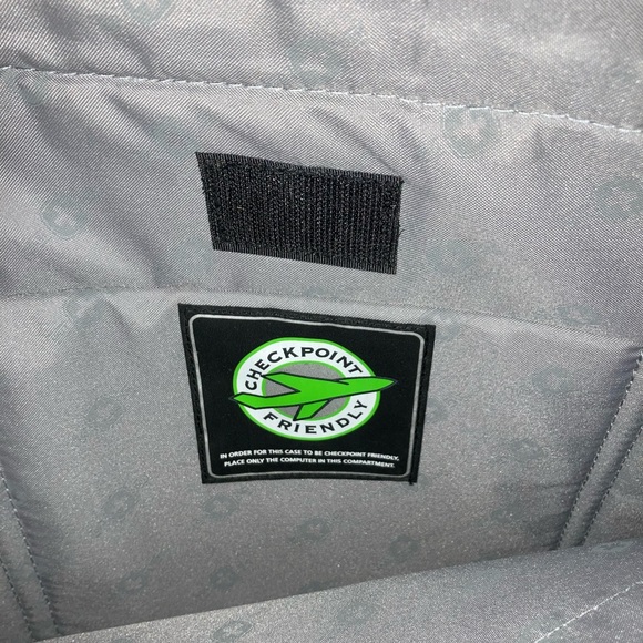 Genuine Swiss Army (Wenger) laptop bag - Picture 5 of 11